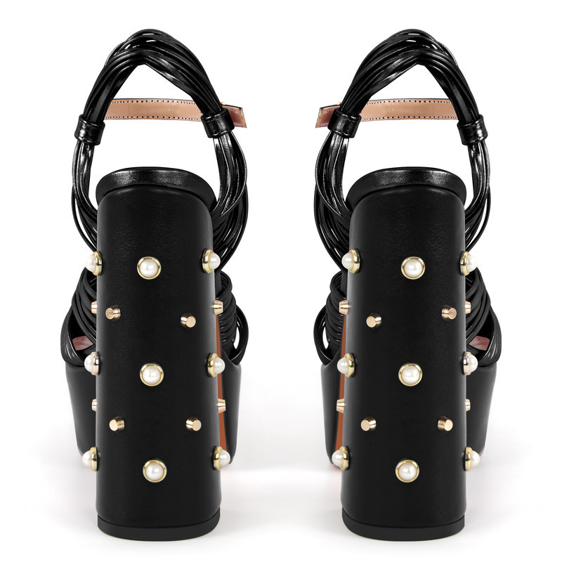 Riemchensandalen mit runder Zehenpartie und dickem Absatz