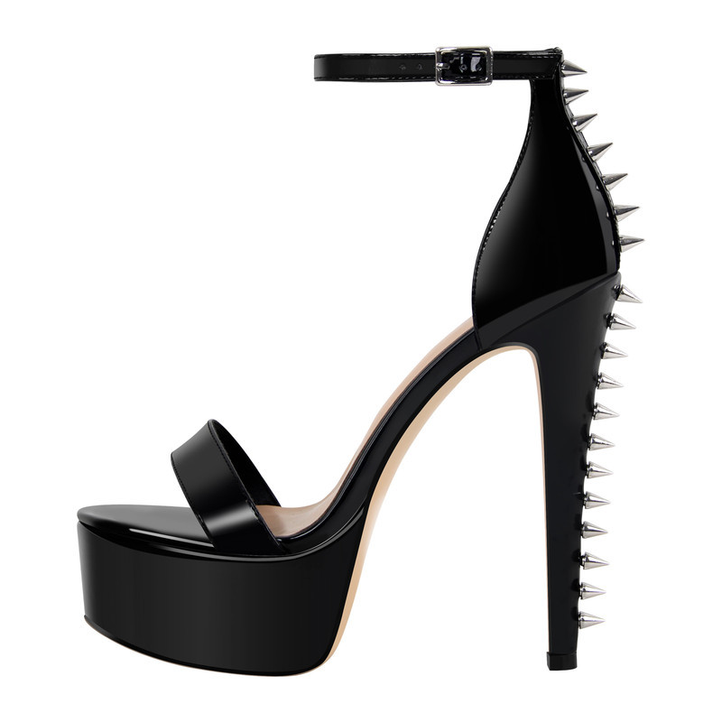 Sandalen mit Plateau und Nieten im Stiletto Stil