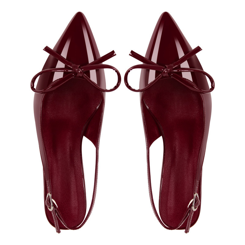 Pumps aus Lackleder mit spitzer Spitze