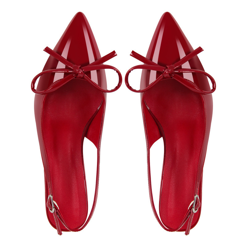 Pumps aus Lackleder mit spitzer Spitze