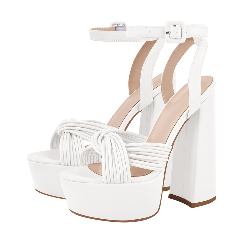 Sandalen mit runder Zehenpartie und Plateau Schnallenriemen