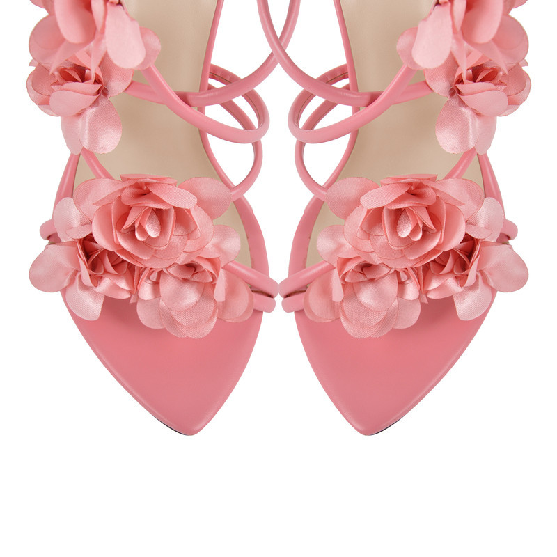 Riemchensandalen mit Blumenmuster und Schnürung