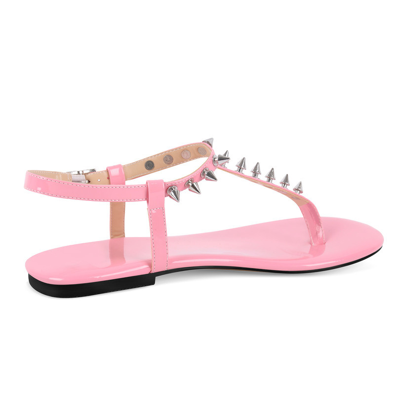 Hausschuhe mit Clip-On-Zehenpartie und Nieten