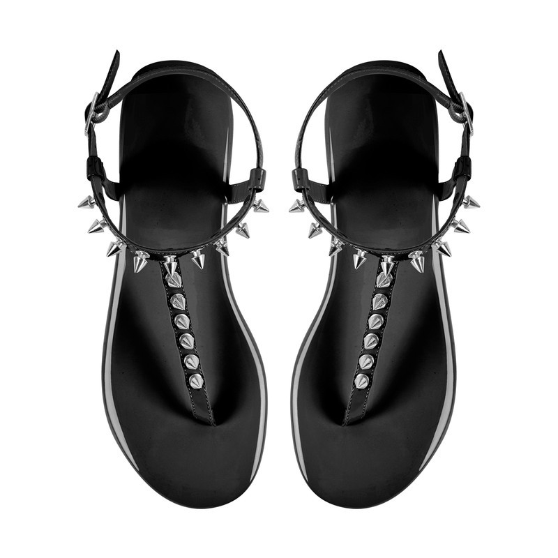 Hausschuhe mit Clip-On-Zehenpartie und Nieten