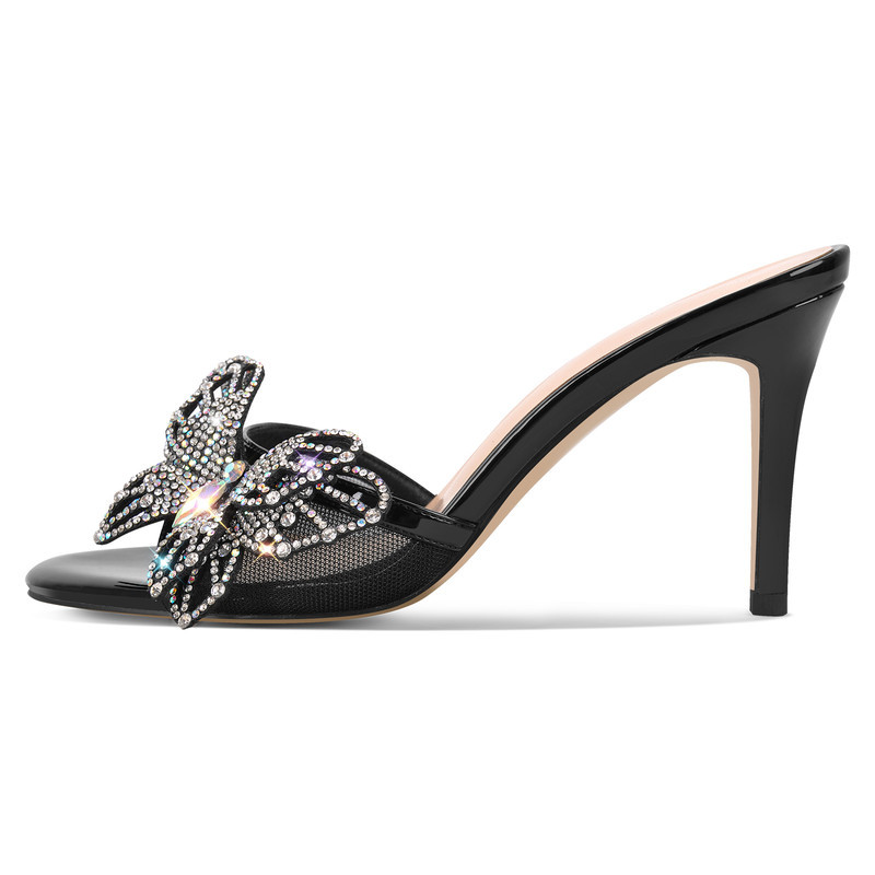 Sandalen mit runder Zehenpartie und Strasssteinen