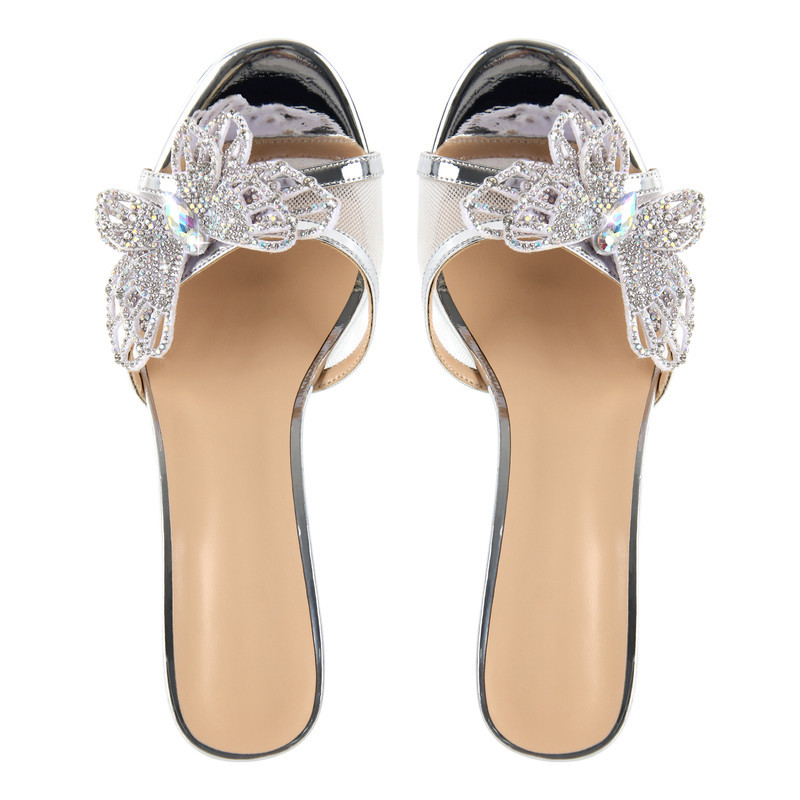 Sandalen mit runder Zehenpartie und Strasssteinen