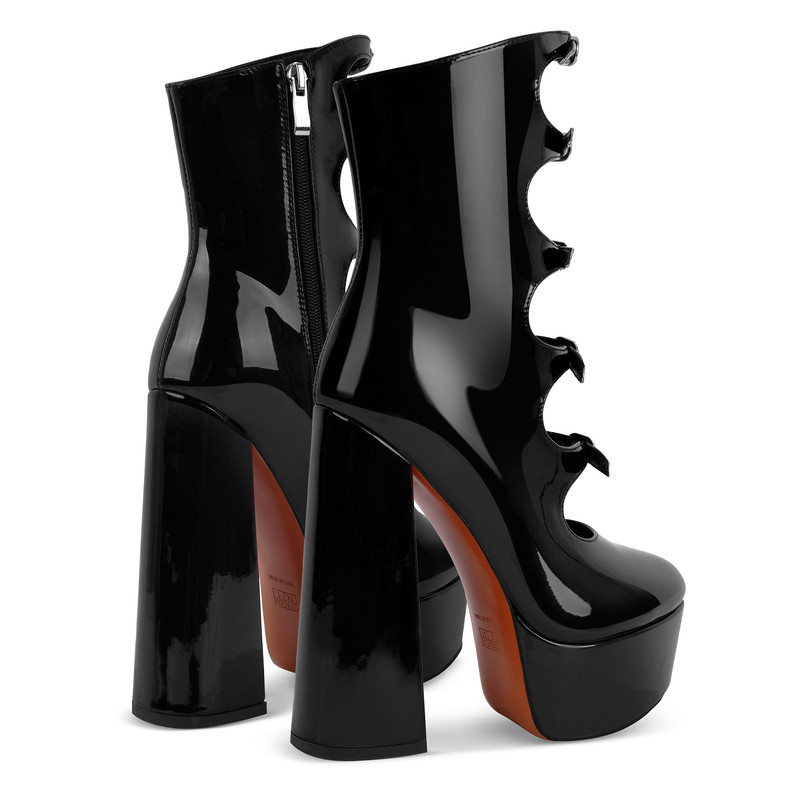 Stiefeletten mit Plateausohle und mehreren Schnallen