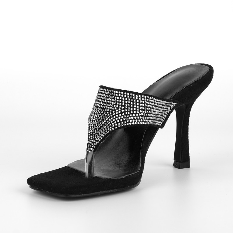 Wildleder Sandalen mit eckiger Spitze und Strasssteinen