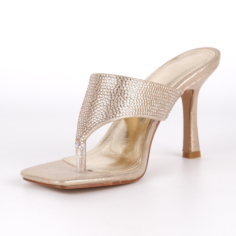 Wildleder Sandalen mit eckiger Spitze und Strasssteinen