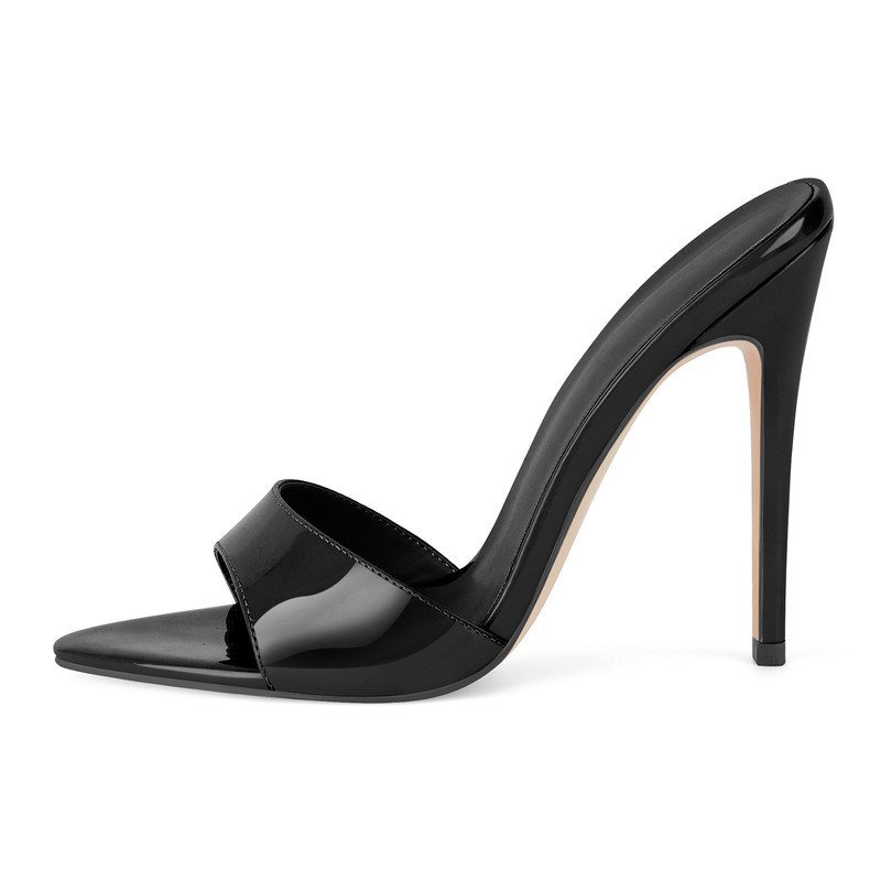 Spitz zulaufende Lackleder Sandalen und Pantoletten