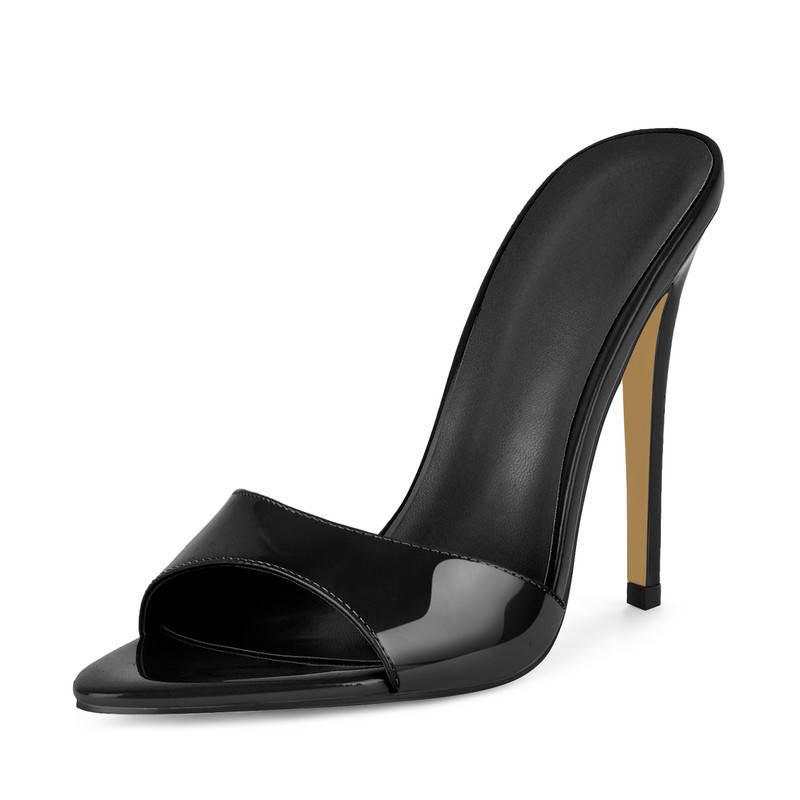 Spitz zulaufende Lackleder Sandalen und Pantoletten