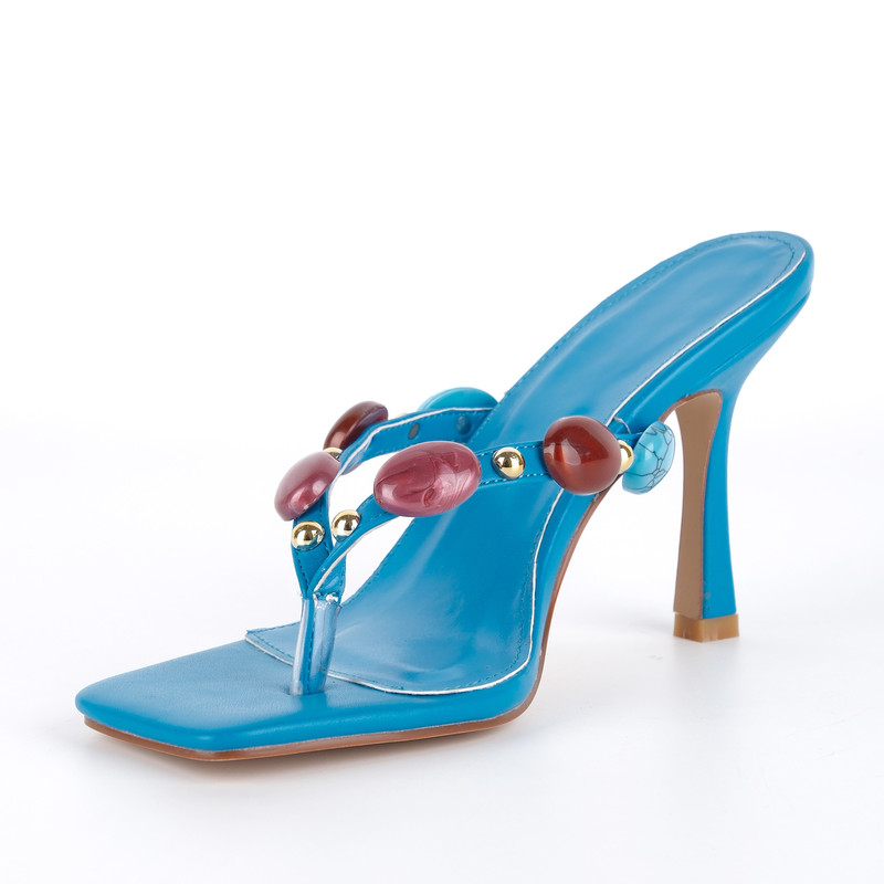 Sandalen mit eckiger Spitze niedrigem Absatz und Steinverzierungen