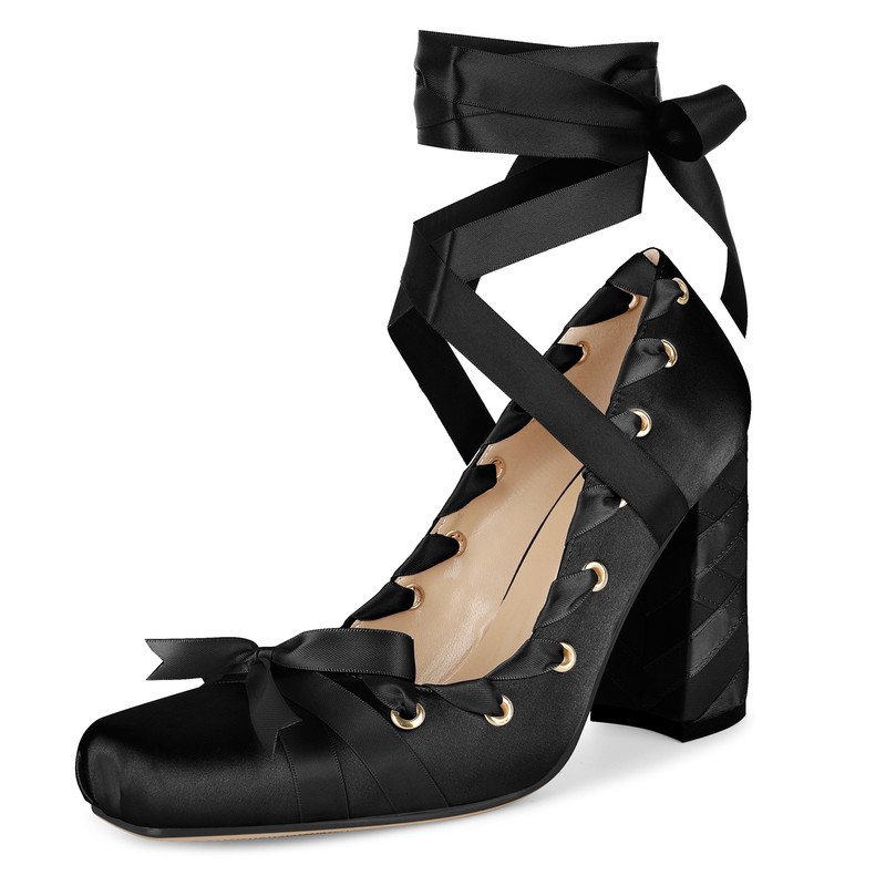 Schnür Pumps mit eckiger Spitze und Satin Schleife