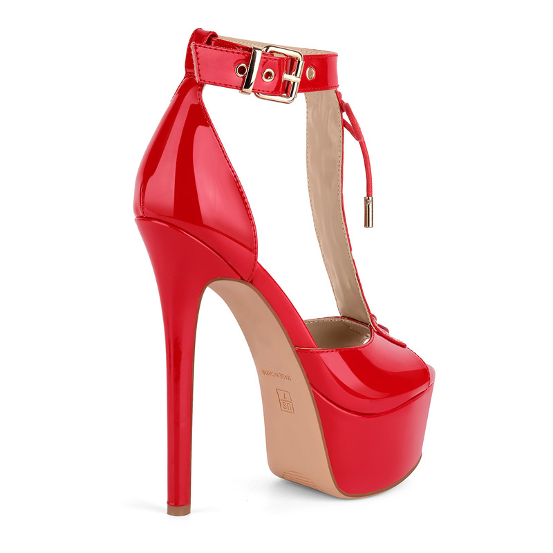 Sandalen mit Schnallen und T-Riemen