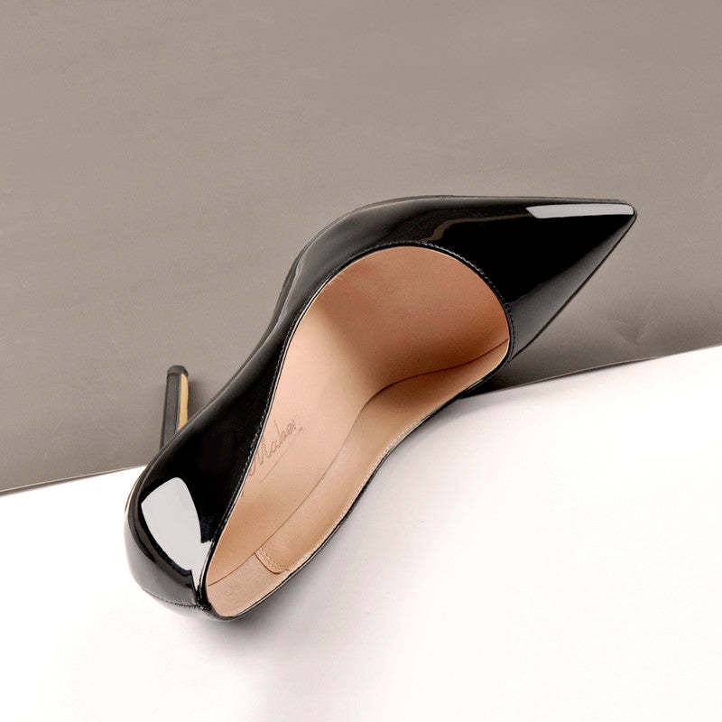 Spitze Pumps zum Hineinschlüpfen mit hohem Absatz