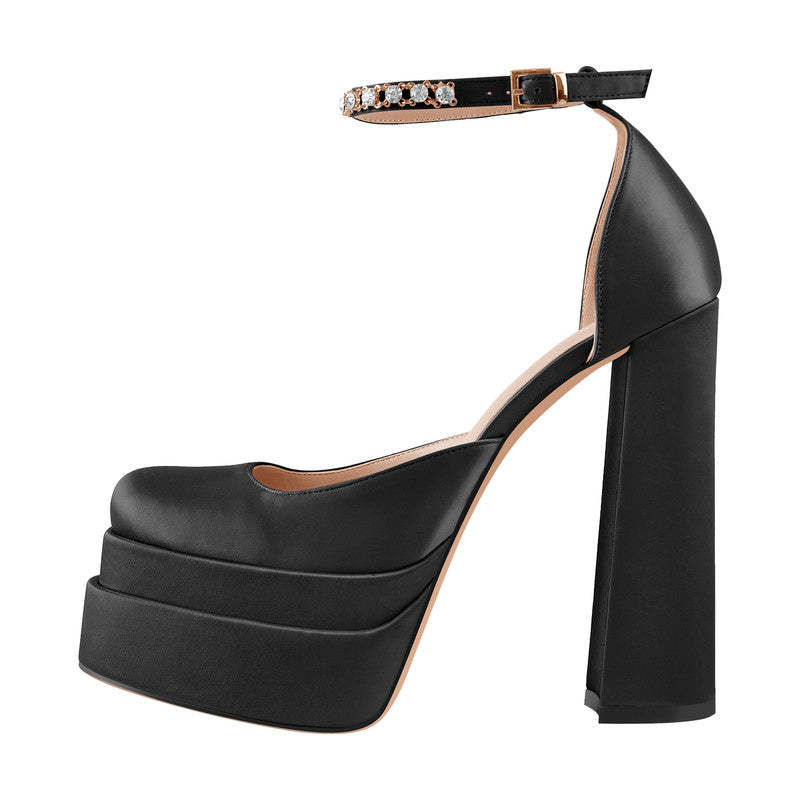 Plateau Pumps mit klobigem Absatz und Strasssteinen
