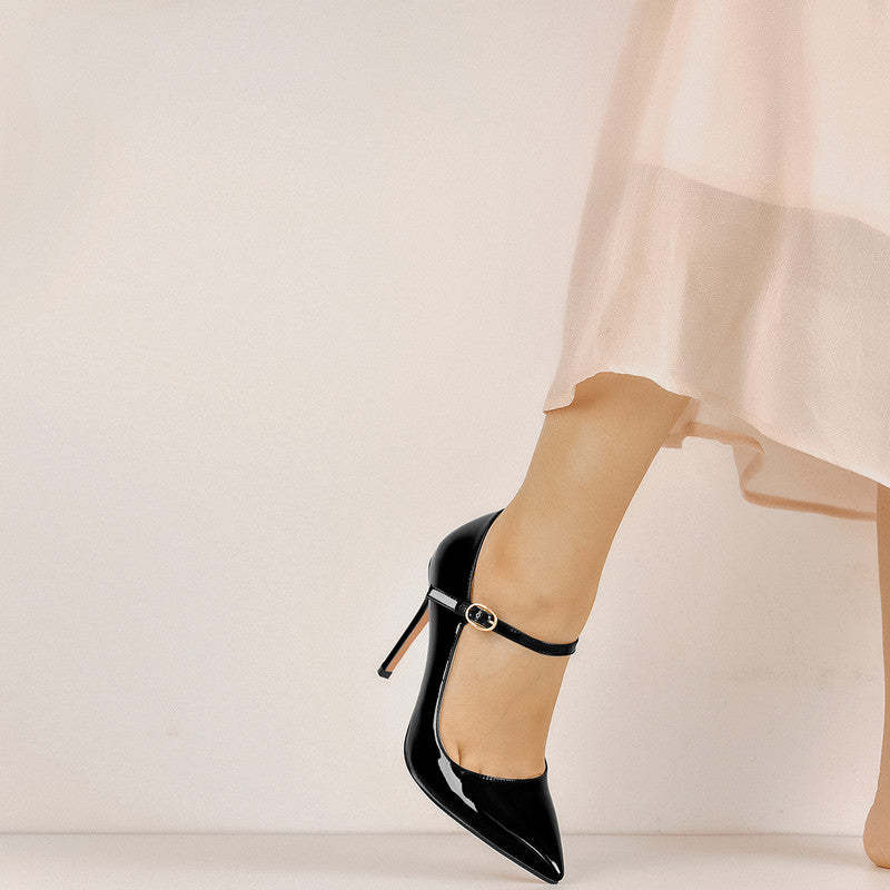 Lackpumps mit spitzer Zehenpartie und Stilettoabsatz