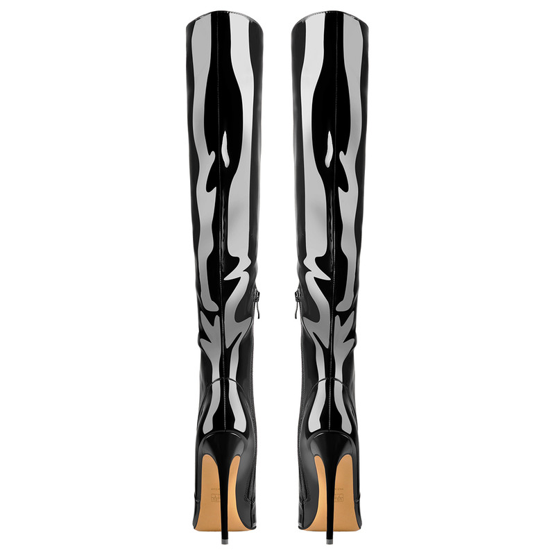 Spitze Stiefel aus Lackleder mit seitlichem Reißverschluss bis zum Knie