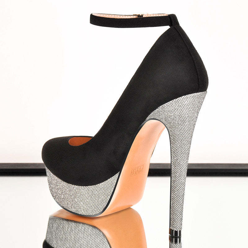 Plateaupumps mit Stilettoabsatz und runder Spitze