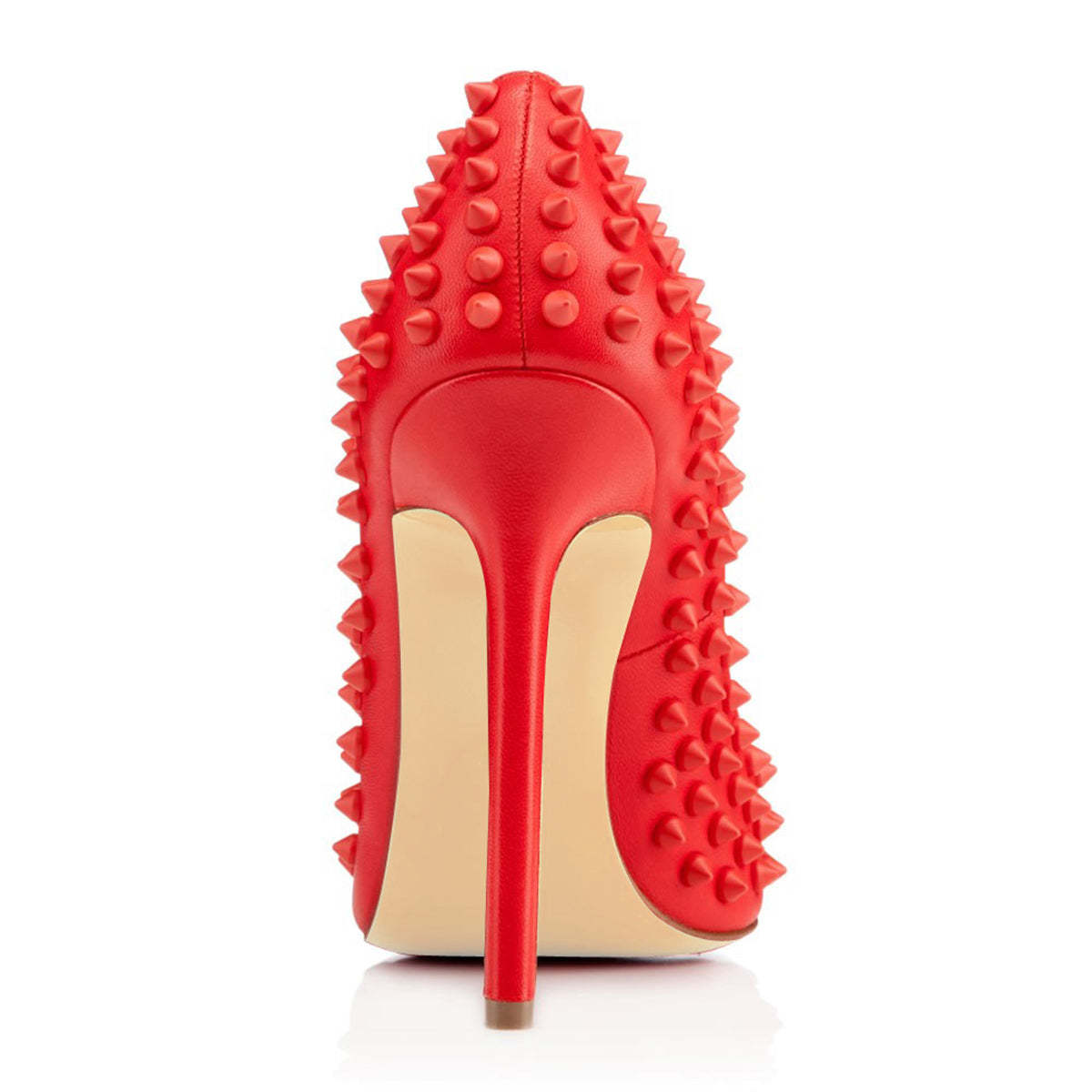 Pumps mit spitzer Zehenpartie und Nieten