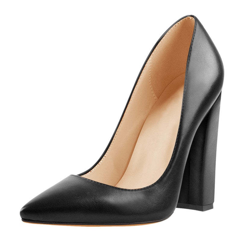 Klassische spitze Pumps mit klobigem Absatz