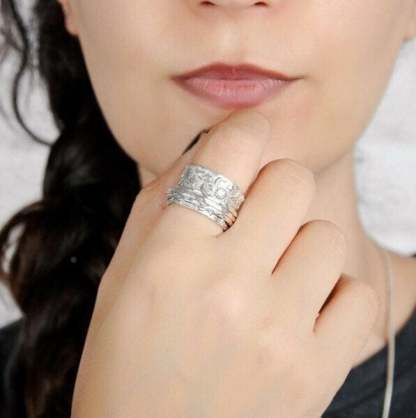 🎁 Spinner Star Moon Sun Ring🌌