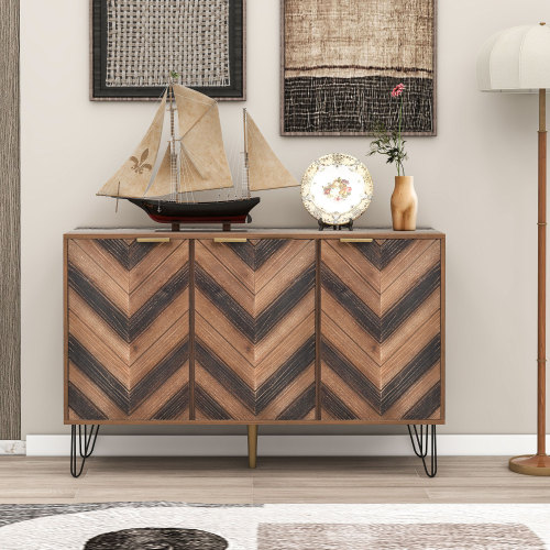 Sideboard, Exklusives Sideboard mit drei Türen, mit stilvollen Details und großzügigem Stauraum. Tür aus Massivholzfurnier, konkave und konvexe Haptik. Enthält Laminate. Kleiner Schrank mit goldenen G 