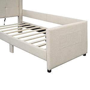 minimalistisches Design、stabilem Rahmen aus Latten、Geländerkonstruktion、stabile Bettfüßen