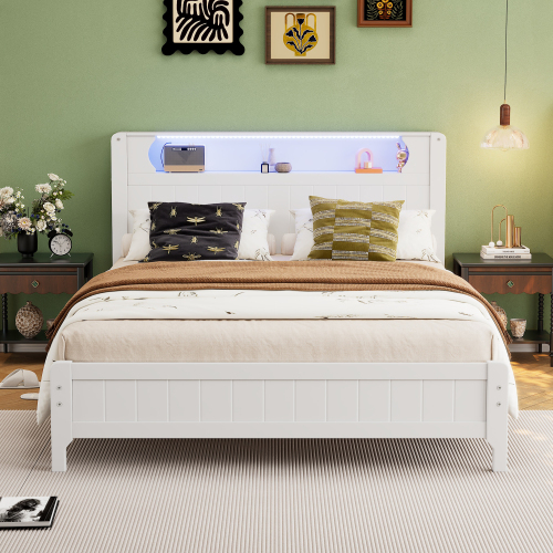 Doppelbett mit offenen Regalen und stimmungsvoller Beleuchtung-OKWISH