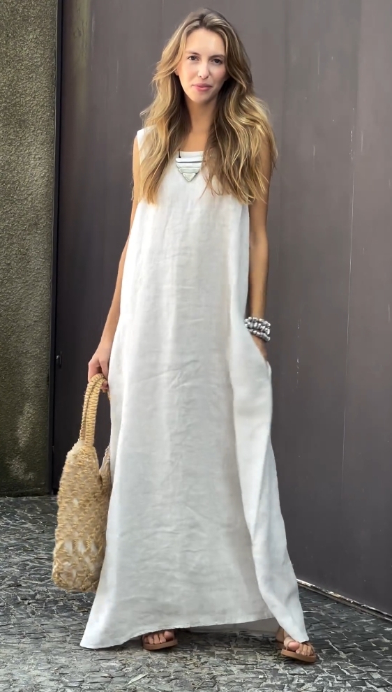 Cotton and linen casual sleeveless dress with pockets