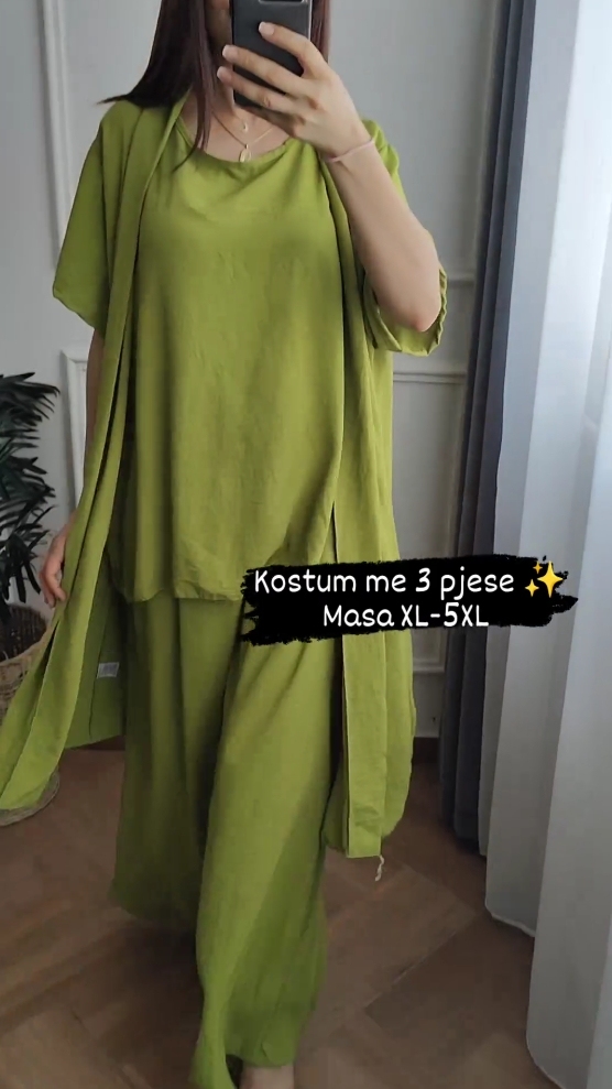 Casual solid color three-piece suit