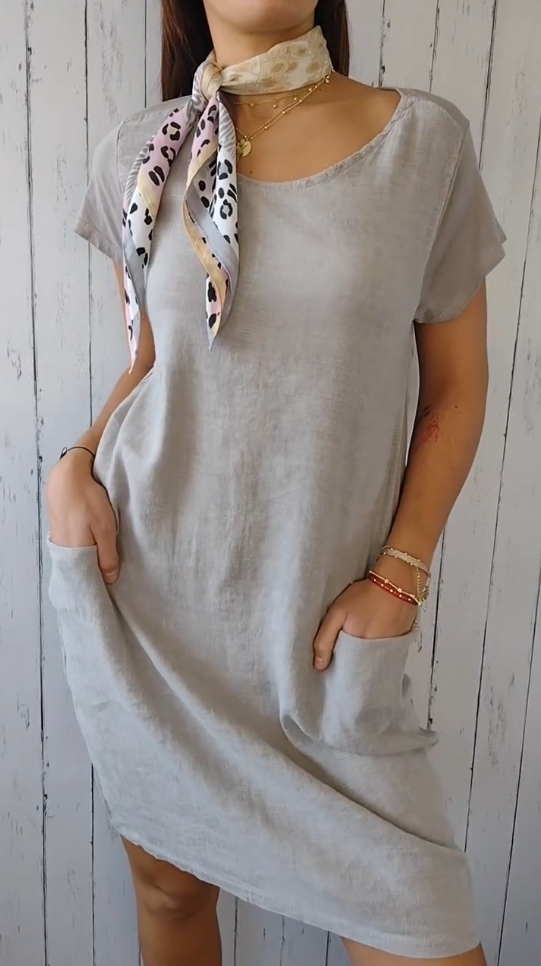 Round Neck Solid Color Cotton and Linen Short Sleeve Pocket Dress
