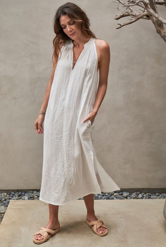 Sleeveless Solid Color Gauze Midi Dress with Pockets