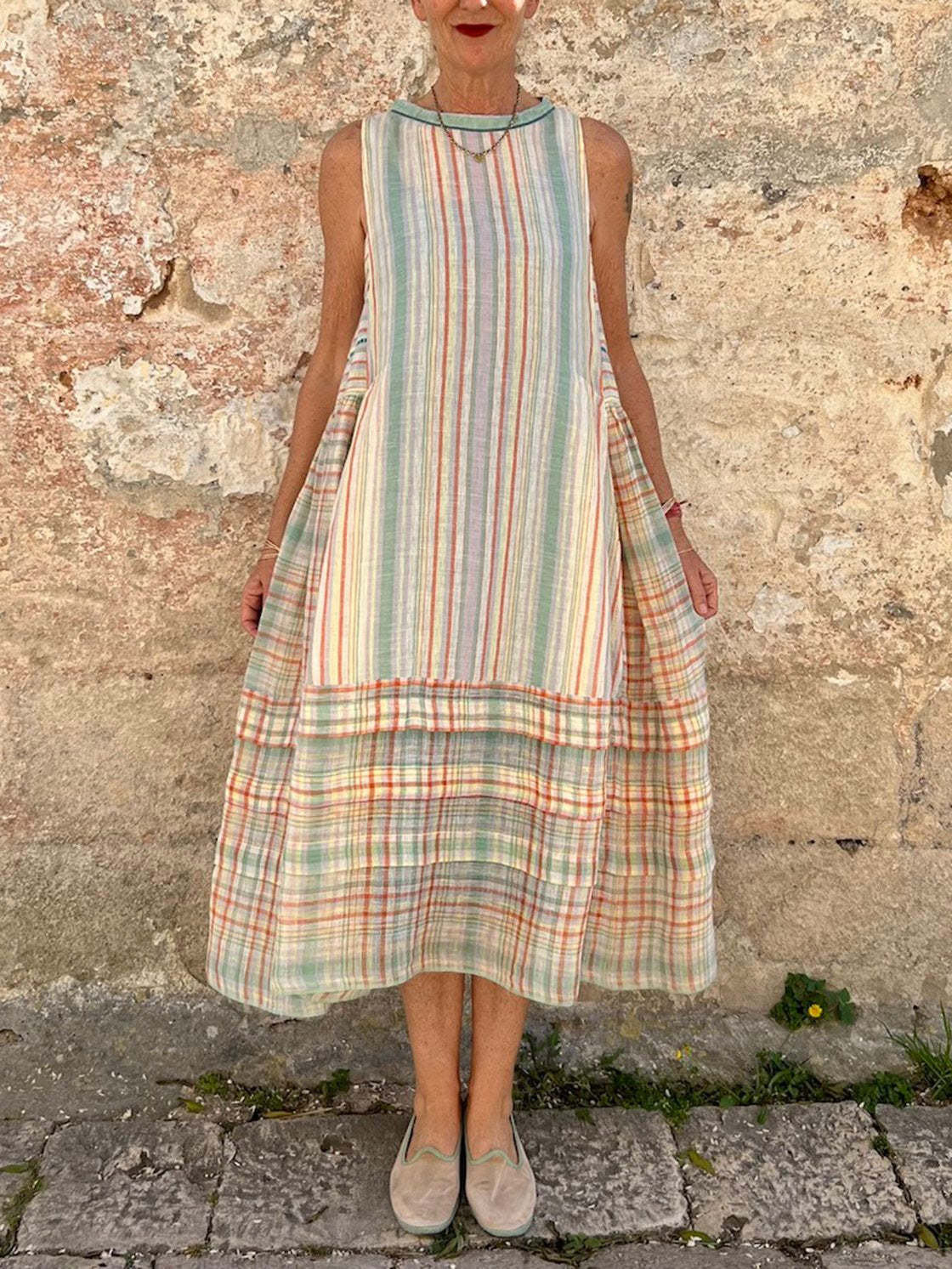 Ladies cotton and linen fresh sleeveless printed dress