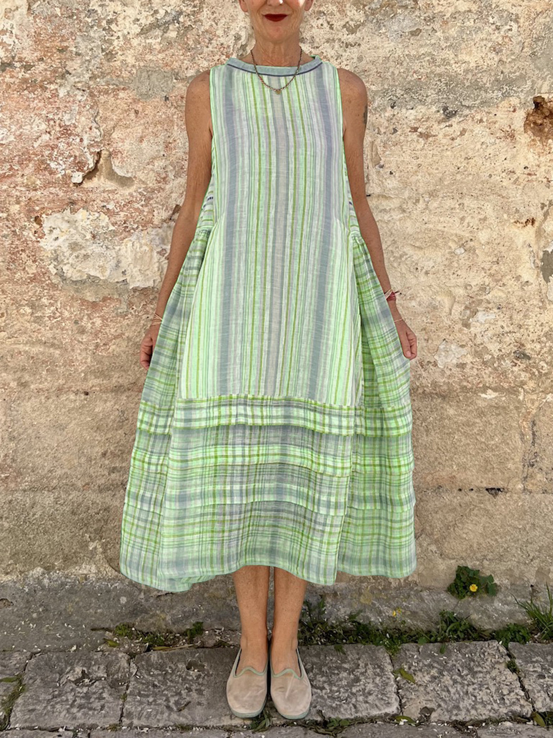 Ladies cotton and linen fresh sleeveless printed dress
