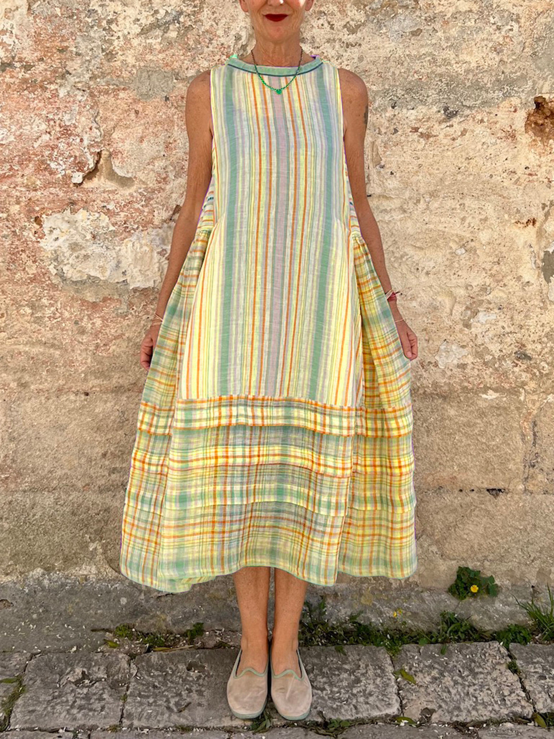 Ladies cotton and linen fresh sleeveless printed dress