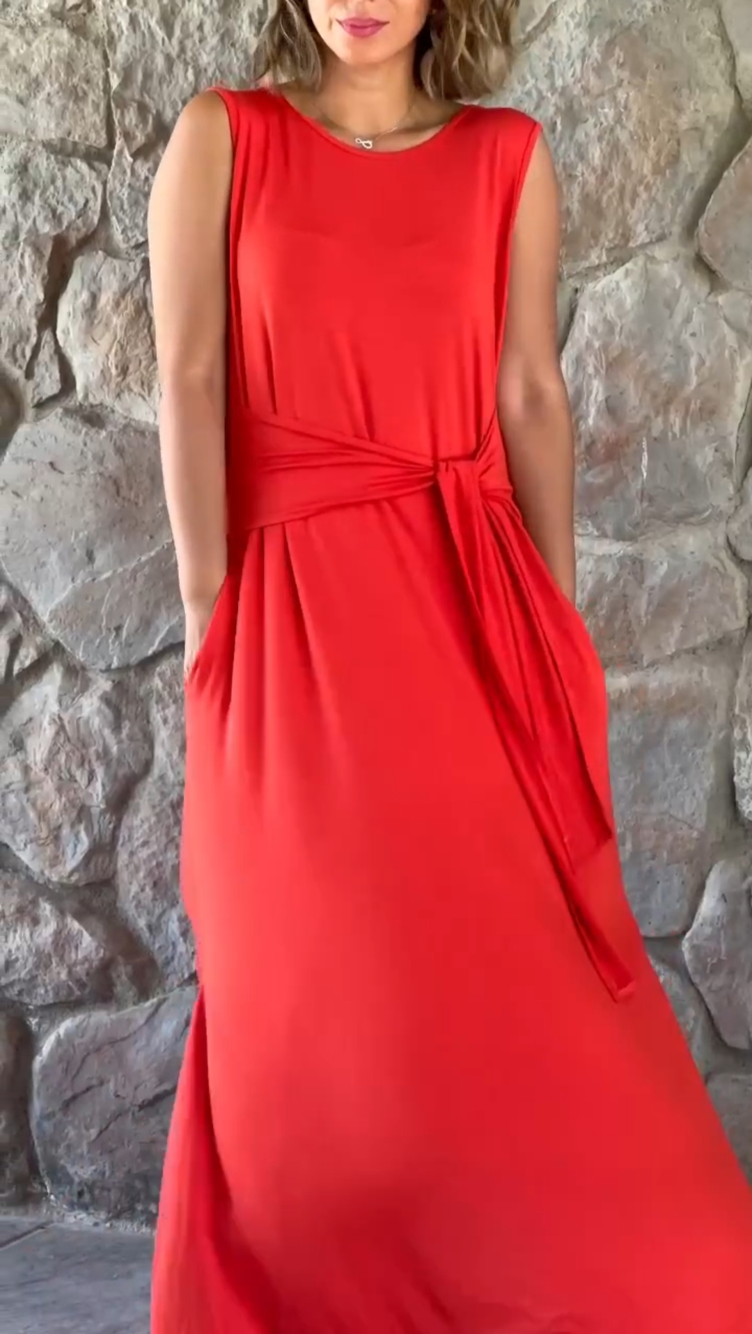 Waist tie slit flowy maxi skirt with pockets