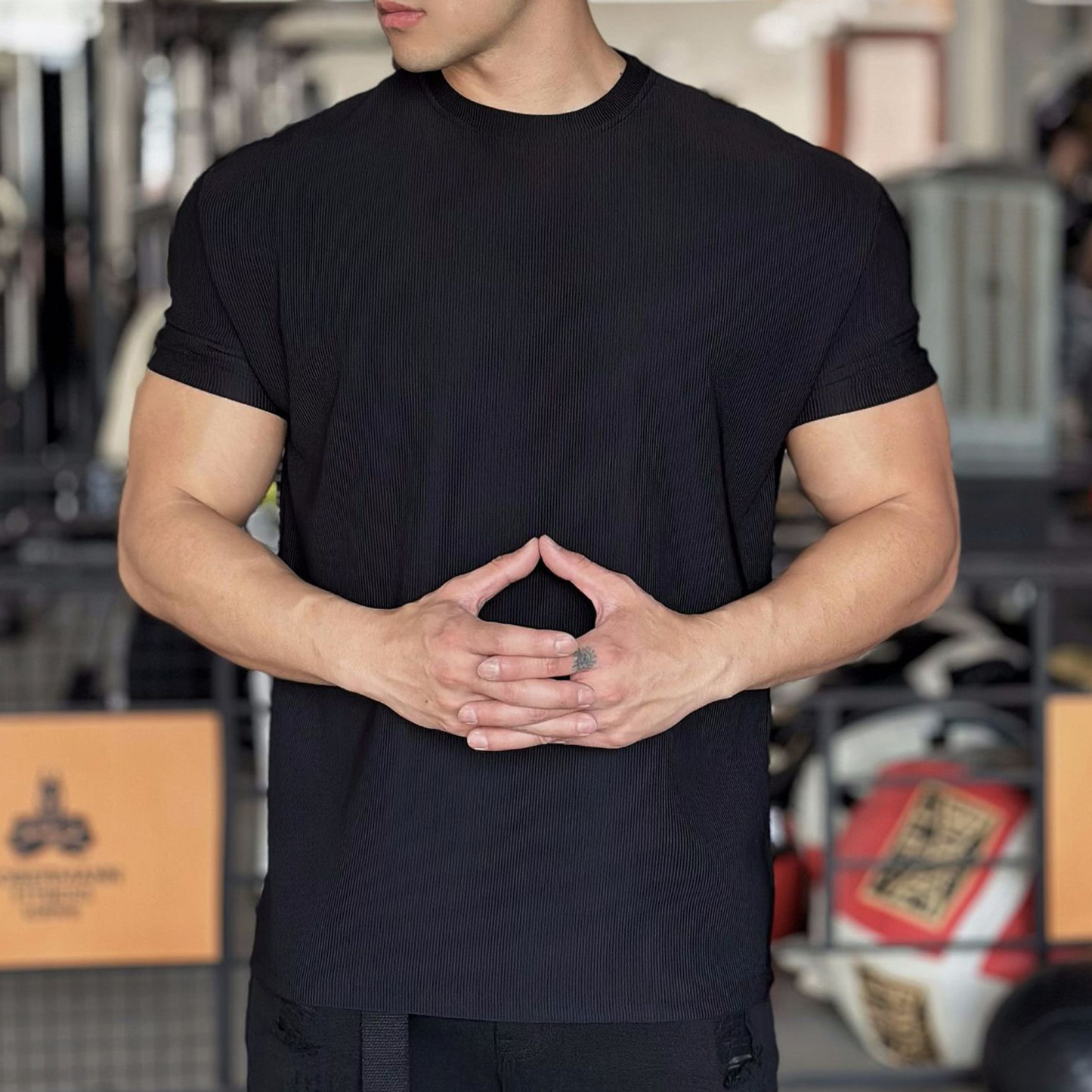 Textured shoulder pads, anti-wrinkle quick-drying fitness wear, sports