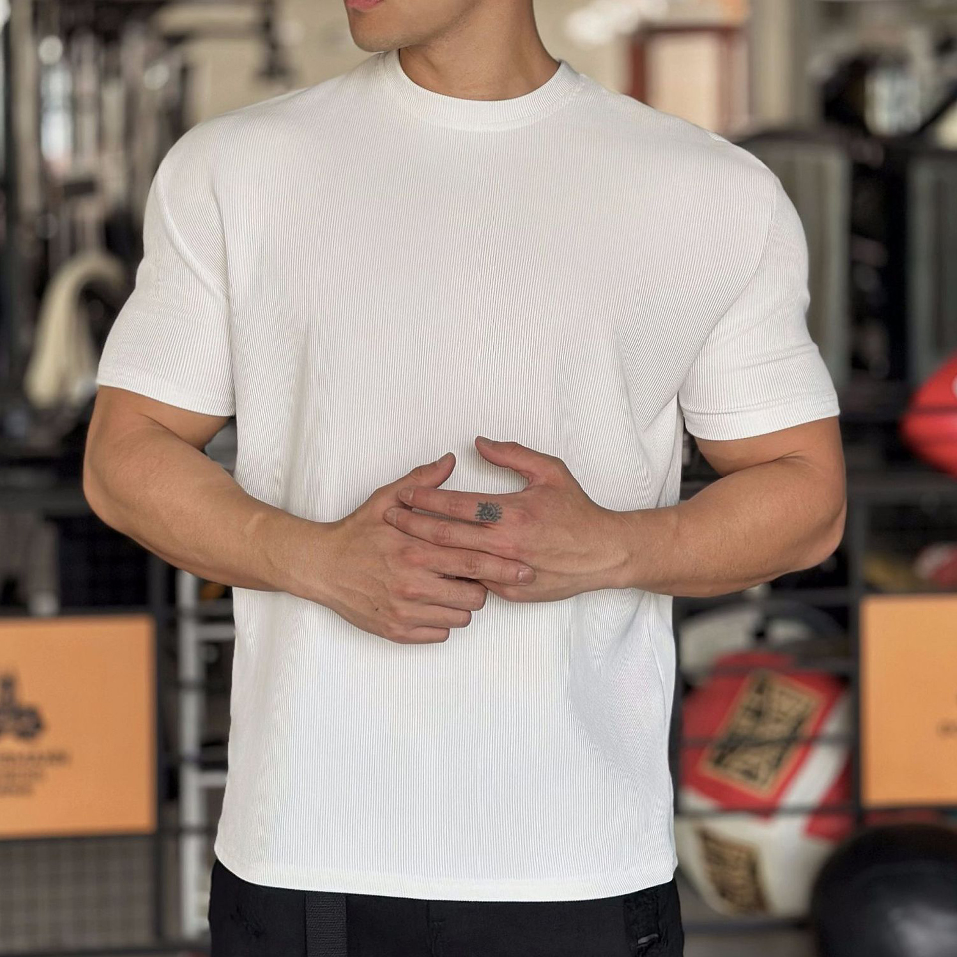 Textured shoulder pads, anti-wrinkle quick-drying fitness wear, sports short-sleeved T-shirt