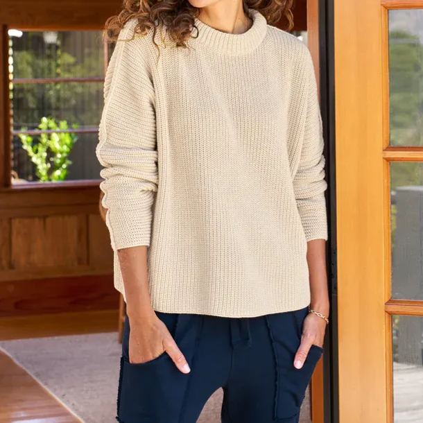Round neck wide stitch solid color sweater