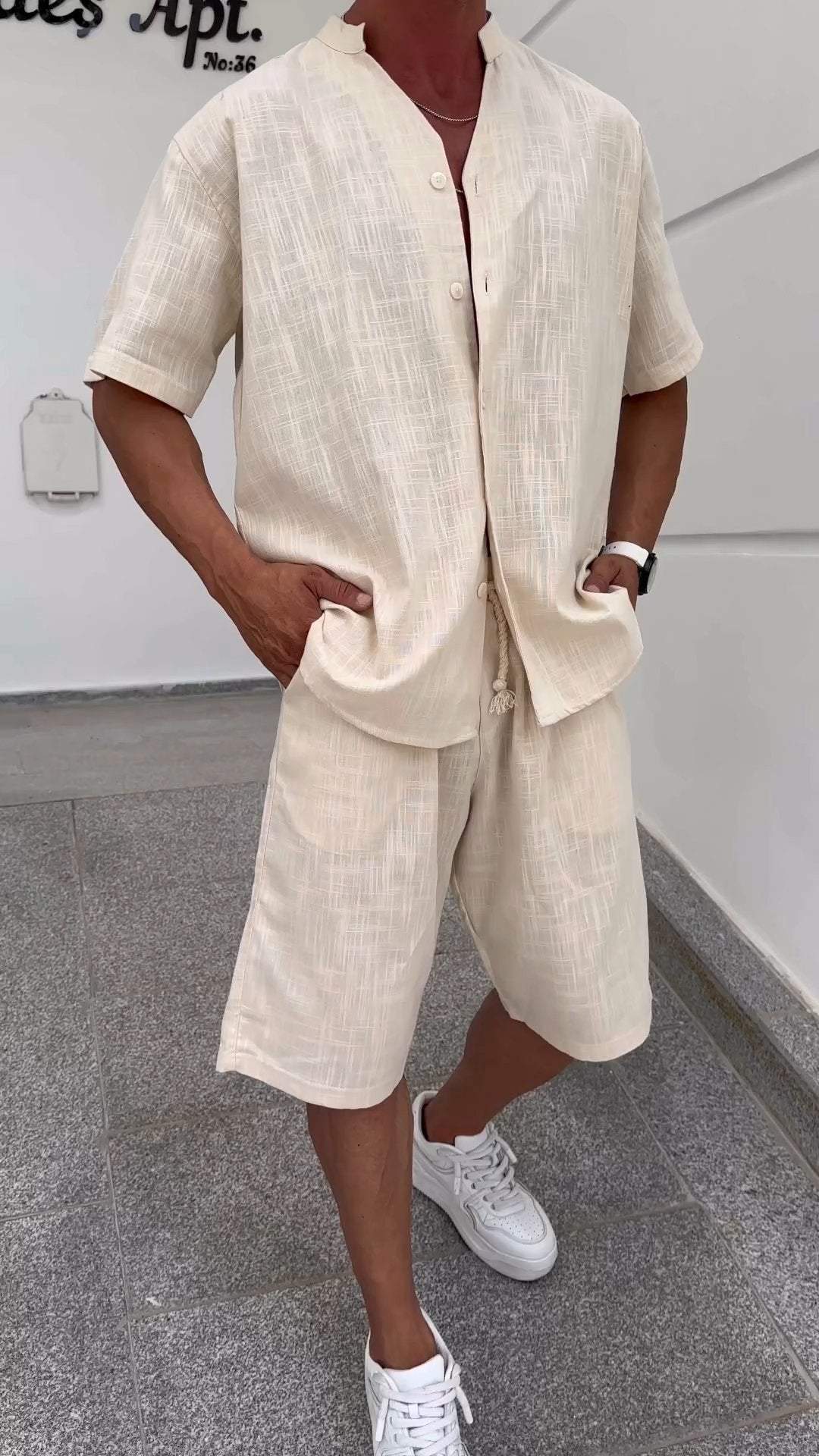 Men's V-neck Short-sleeved Casual Suit