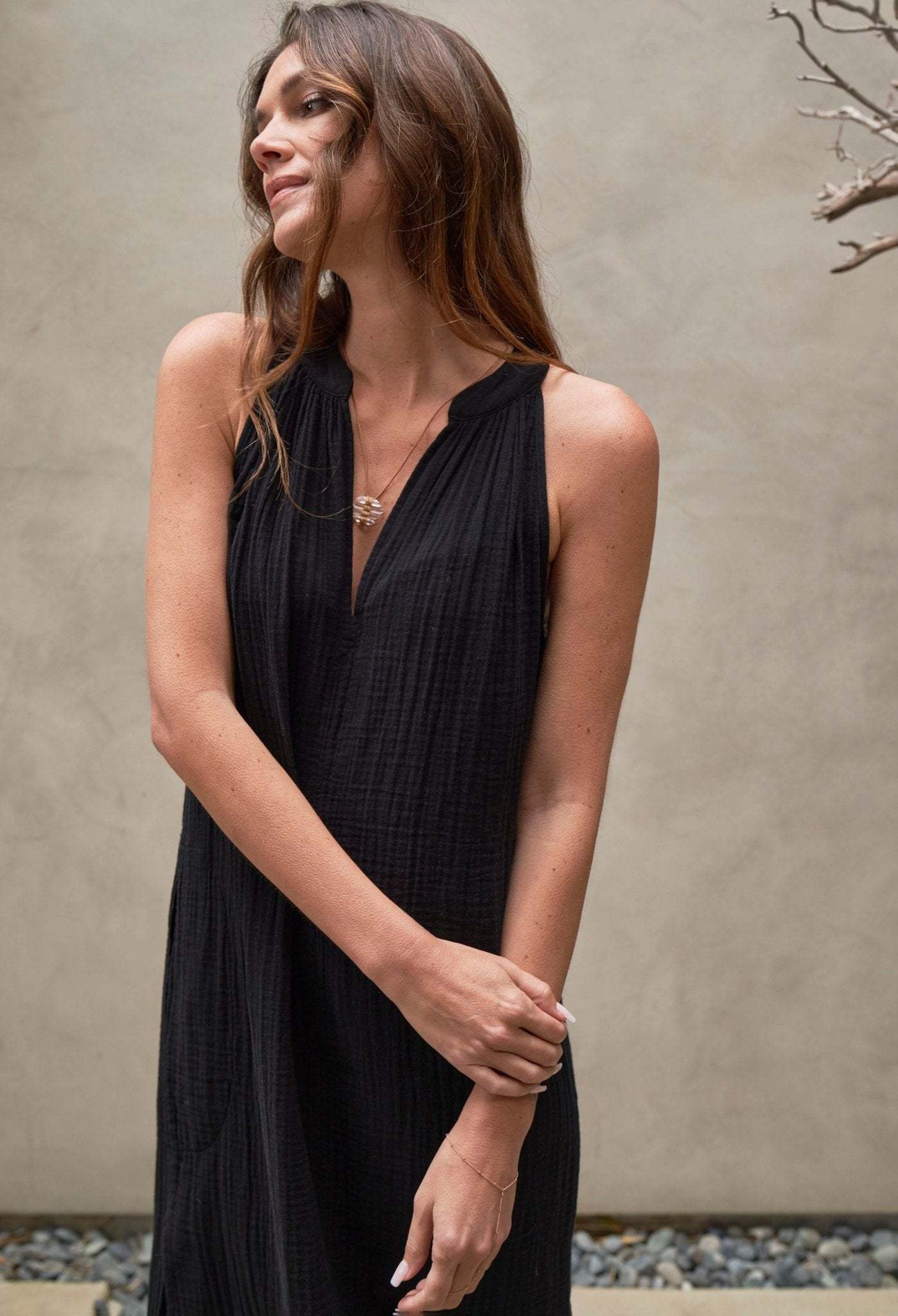 Sleeveless Solid Color Gauze Midi Dress with Pockets