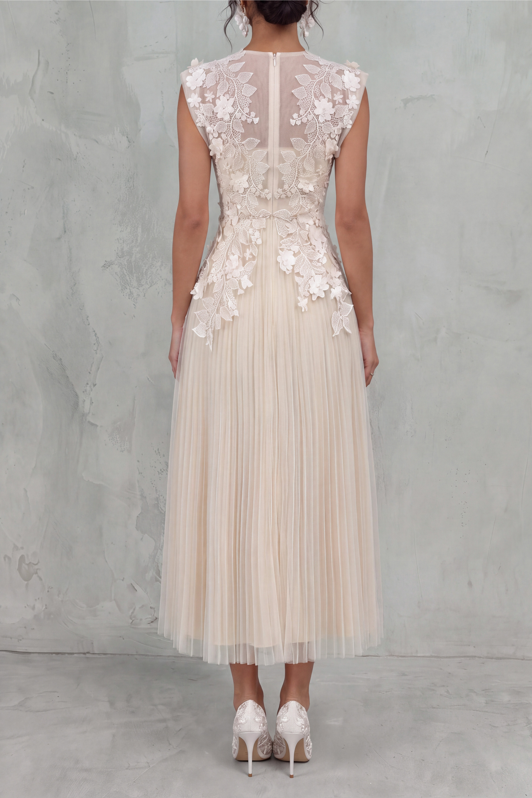 Calla Lace Flower Ruched Midi Dress