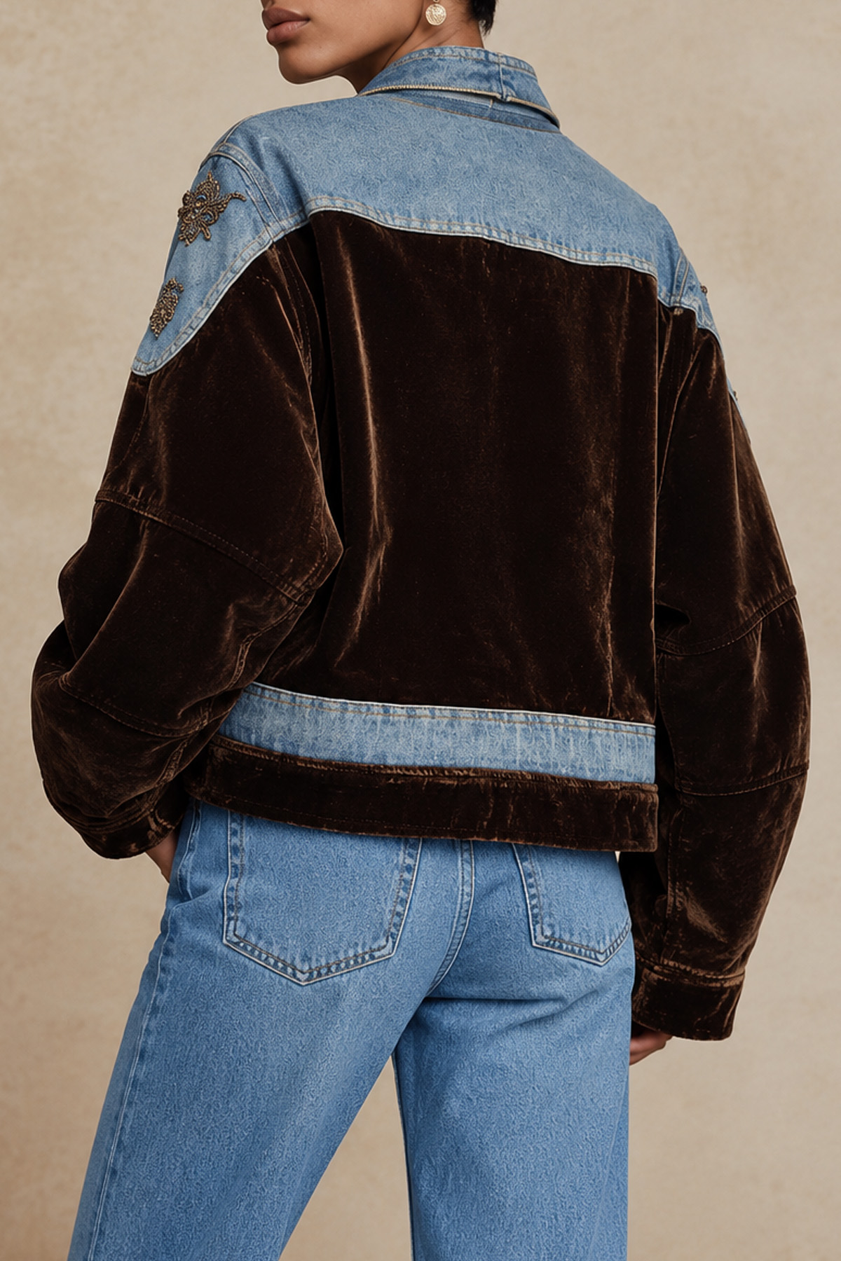 \\172.16.20.6\mewmews_存储空间4\Maison Eloise\图片\AI款开发表2026.10月\Capri Spliced Embroidery Jacket