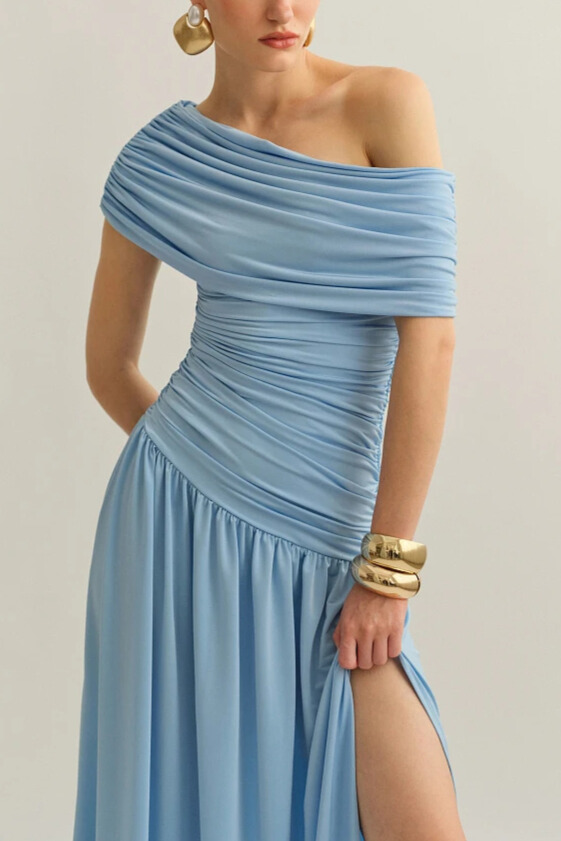  Zinnia Asymmetric Shoulder Ruched Split Maxi Dress In Blue