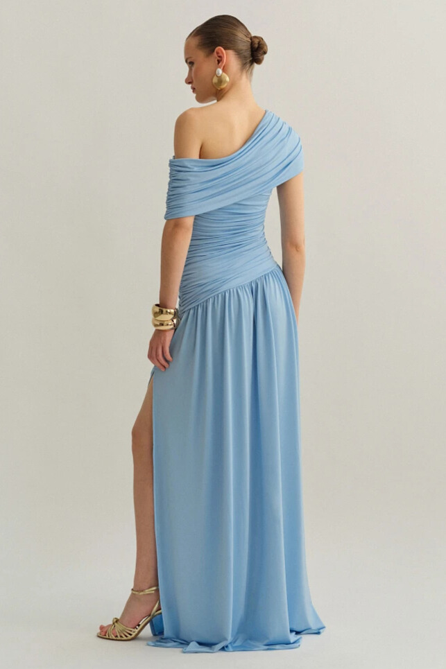  Zinnia Asymmetric Shoulder Ruched Split Maxi Dress In Blue