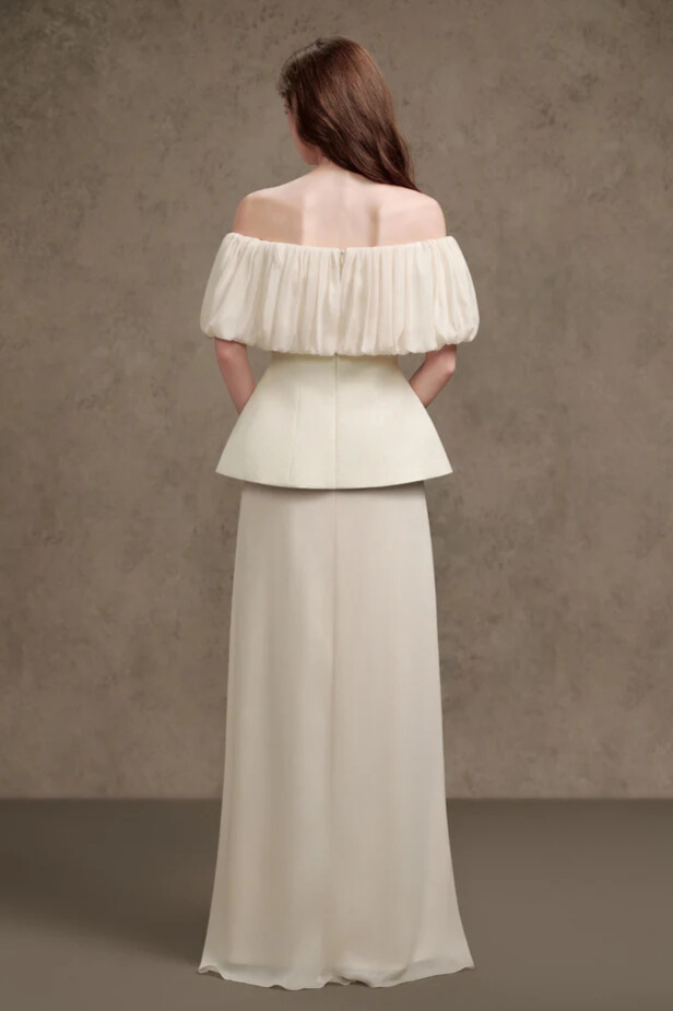 Wynne Off Shoulder Ruched Skirt Set In Apricot