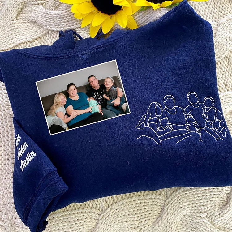 Custom Outline Embroidered Sweatshirt – Upload Your Special Moment Design, the Perfect Gift for Mom, Dad, Couples, and Family!