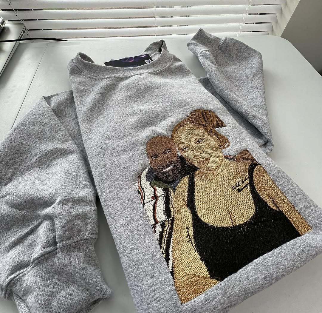 Custom Detailed Embroidered Portrait Sweatshirt & Hoodie – Best Personalized Family Gift for Mom & Dad