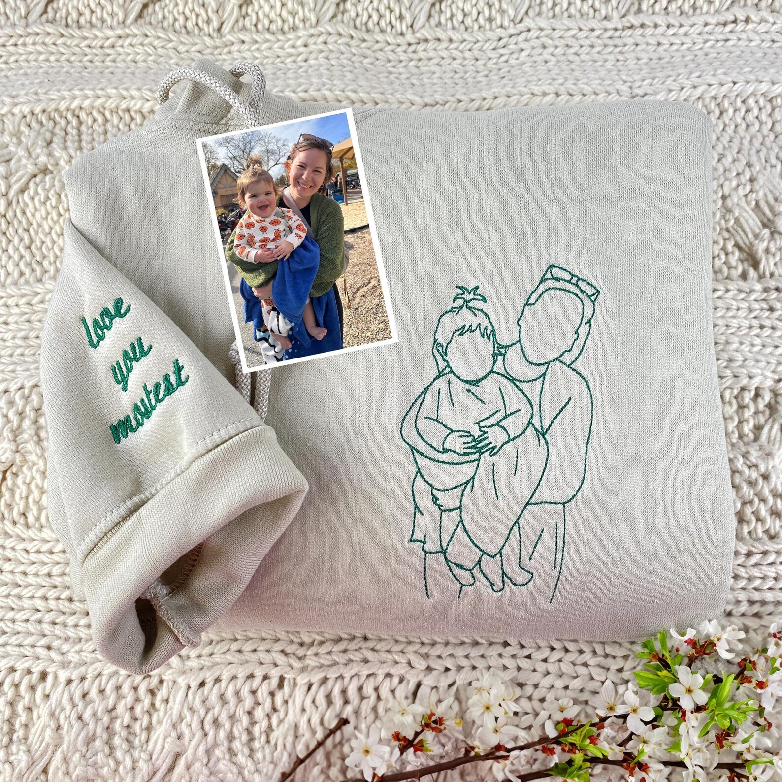 Custom Outline Embroidered Sweatshirt – Upload Your Special Moment Design, the Perfect Gift for Mom, Dad, Couples, and Family!